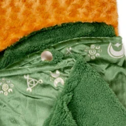 Hallmark Disney Hocus Pocus Winifred Sanderson Hooded Blanket, 74x52 9 Hallmark Disney Hocus Pocus Winifred Sanderson Hooded Blanket, 74x52 -Hallmark Shop Disney Hocus Pocus Winifred Sanderson Hooded Blanket 1HGN1541 03