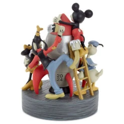 Hallmark Disney Mickey Mouse And Friends Rocket Figurine With Light -Hallmark Shop Disney Mickey Mouse and Friends Rocket Figurine With Light 1DYG2106 03