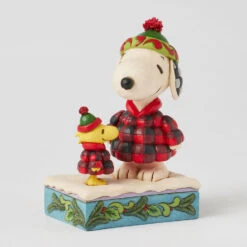 Enesco Jim Shore Peanuts Snoopy And Woodstock In Puffer Coats Figurine, 5.5" 10 Enesco Jim Shore Peanuts Snoopy And Woodstock In Puffer Coats Figurine, 5.5" -Hallmark Shop Snoopy and Woodstock in Plaid Puffer Coats Figurine 6017234 03
