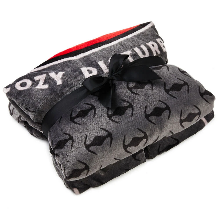 Hallmark Star Wars™ Darth Vader™ Hooded Blanket, 70x50 7 Hallmark Star Wars™ Darth Vader™ Hooded Blanket, 70x50 - Image 5