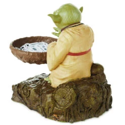 Hallmark Star Wars™ Yoda™ Paper Clip Holder -Hallmark Shop Star Wars Yoda Paper Clip Holder 1SHP2153 02